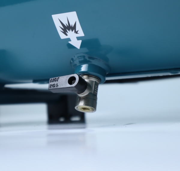 Máy nén khí dùng pin 40Vmax XGT Makita AC001GZ (Chưa Pin & Sạc)