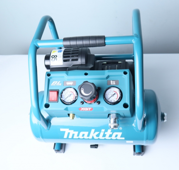 Máy nén khí dùng pin 40Vmax XGT Makita AC001GZ (Chưa Pin & Sạc)