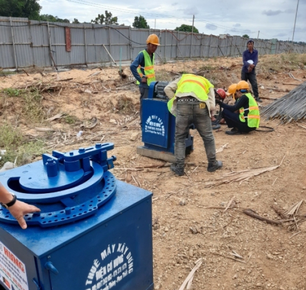 Máy bẻ và chặt sắt 3 pha